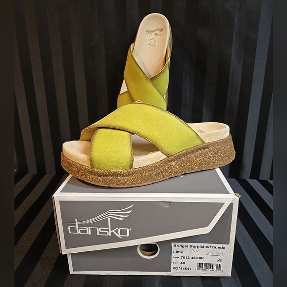 Women's EU 40 Dansko Bridget Burnished Suede Lime Green Sandals - Picture 1 of 12